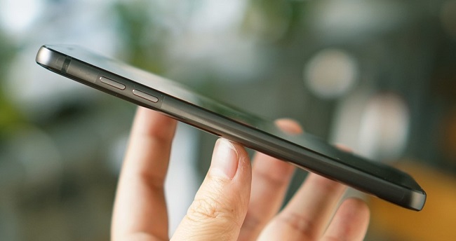 Cạnh trái LG G6