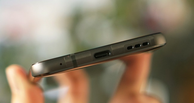 Cạnh dưới LG G6