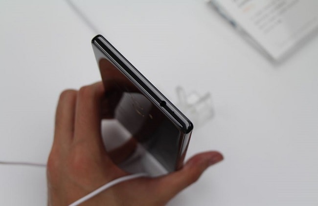 Hình ảnh cạnh bên Xiaomi Mi Mix