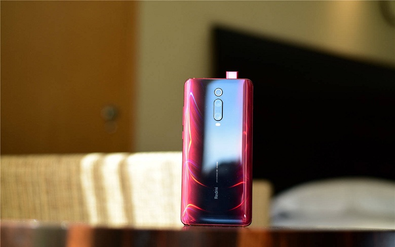 Điểm khá đáng tiếc là Redmi K20 không hỗ trợ thẻ nhớ mở rộng