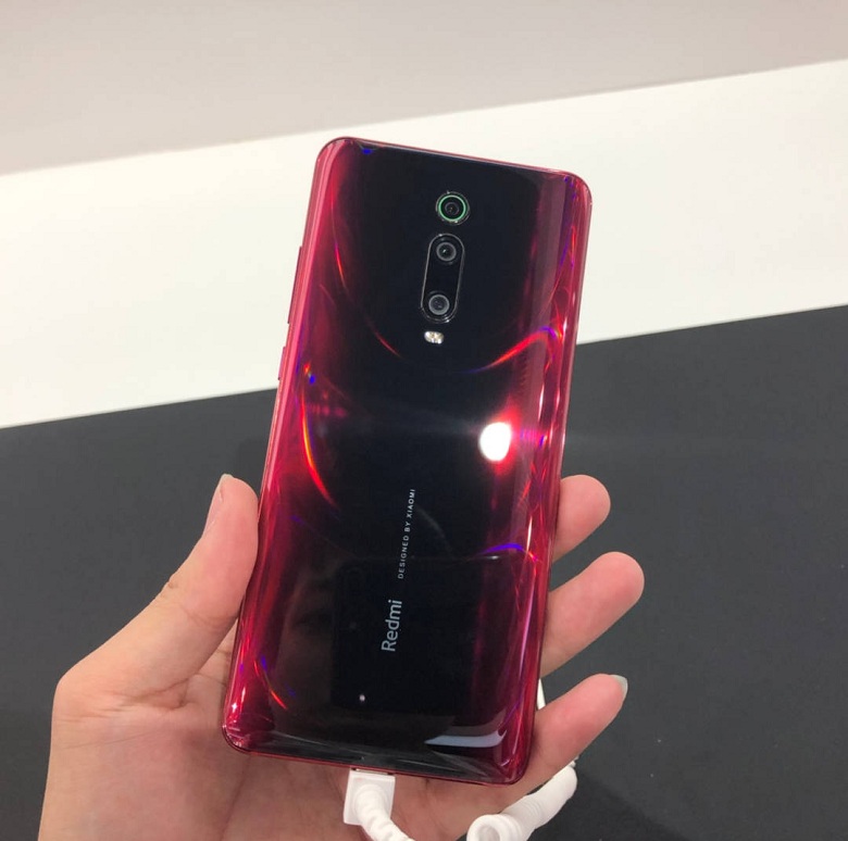 Redmi K20 màu đỏ bắt mắt