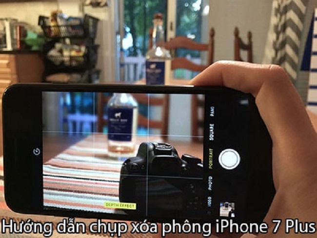 iPhone 7 Plus: iPhone 7 Plus đã được cải tiến đáng kể với nhiều tính năng và hiệu suất tốt hơn, mang lại cho bạn trải nghiệm tuyệt vời hơn khi sử dụng điện thoại. Với tính năng chụp ảnh kép và độ phân giải màn hình cao, iPhone 7 Plus sẽ giúp bạn chụp những bức ảnh đẹp đến ngỡ ngàng. Hãy xem ảnh liên quan để cảm nhận sự khác biệt của iPhone 7 Plus đối với các dòng điện thoại khác.