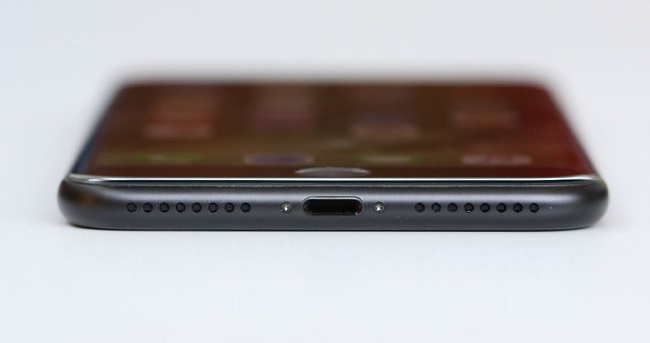 iPhone 7 Plus Lock đã loại bỏ jack 3.5 mm