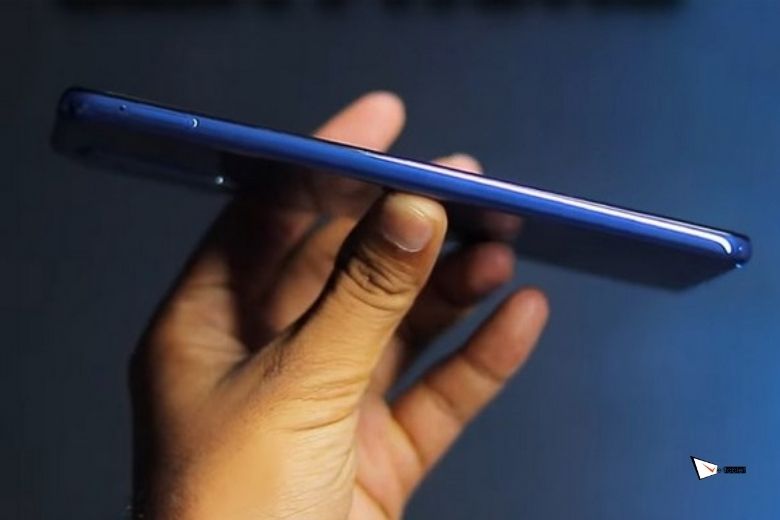 Cạnh máy Samsung Galaxy M52 5G