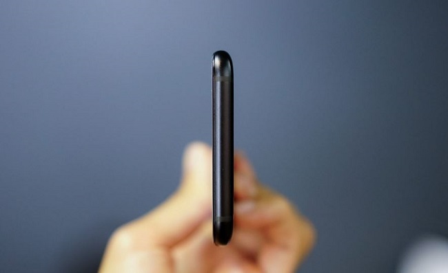 Thiết kế Samsung Galaxy J7 Pro 2
