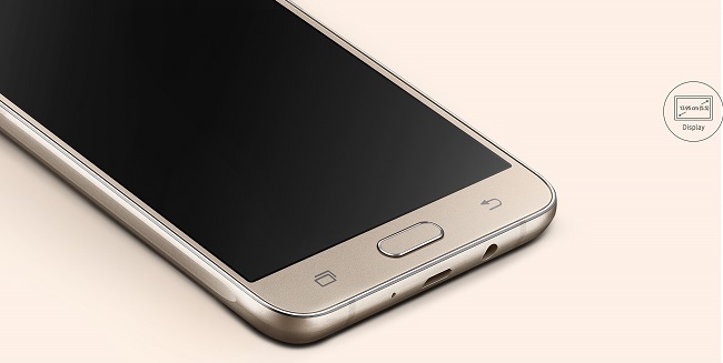  Cạnh dưới Samsung Galaxy On8 là 3 phím điều hướng quen thuộc