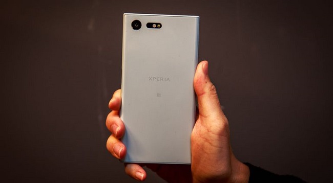 Sony Xperia X Compact có thiết kế khá vuông vắn