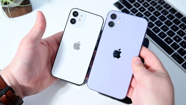 iphone 12 bên cạnh iphone 11