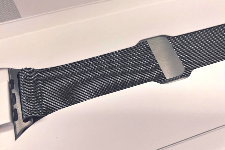 dây đeo kim loại Apple Watch Series 6