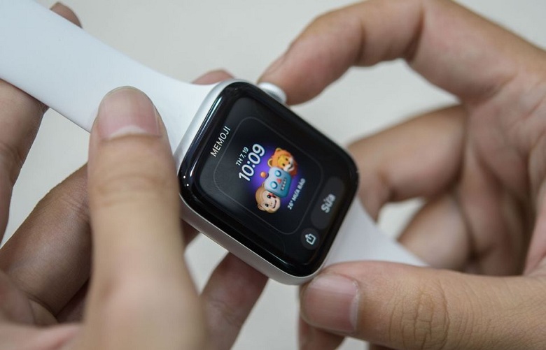 cạnh phải Apple Watch SE
