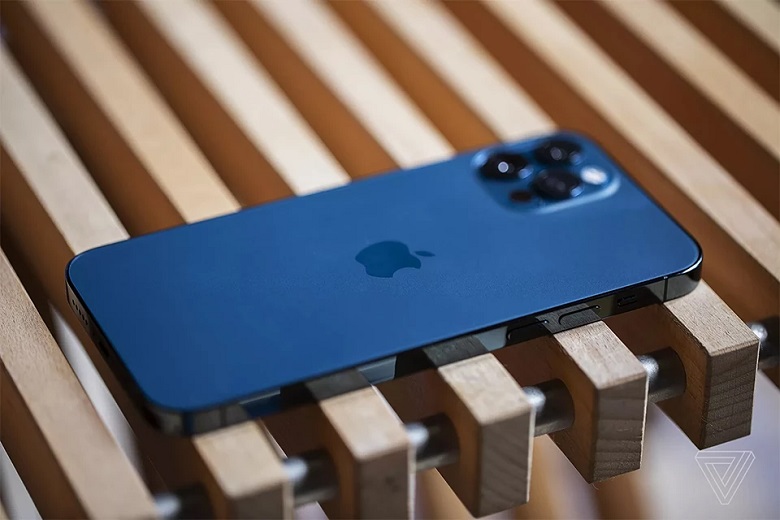 cách sạc iphone 12