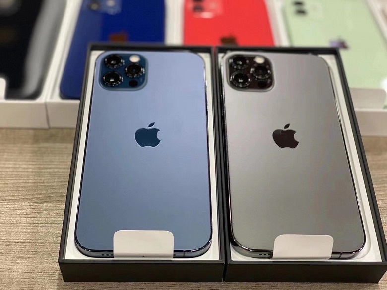 Khám phá sự huyền bí của màu xanh đại dương trên chiếc điện thoại iPhone 12 Pro Max. Với tính năng vượt trội và thiết kế đẹp mắt, sản phẩm này sẽ là lựa chọn tuyệt vời cho những người yêu thích sự độc đáo và nổi bật. Hãy đón xem hình ảnh liên quan để chiêm ngưỡng vẻ đẹp của chiếc điện thoại này.