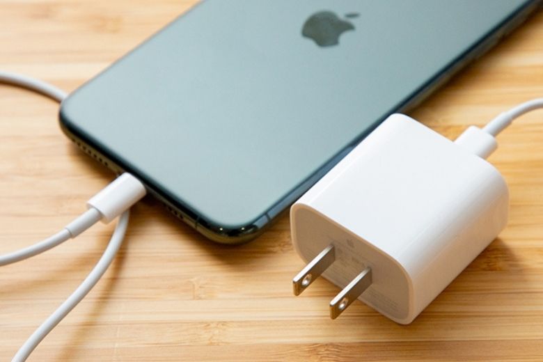 Top 10+ cục sạc điện thoại tốt nhất 4 Giải mã tất tần tật về cục sạc iPhone người dùng nên biết