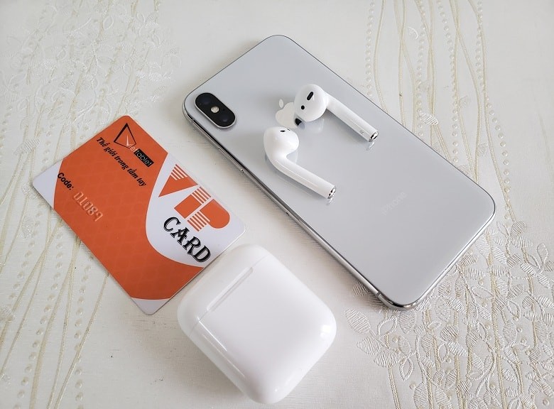 Tai nghe Bluetooth AirPods 1 - tai nghe bluetooth iPhone 12 tốt nhất