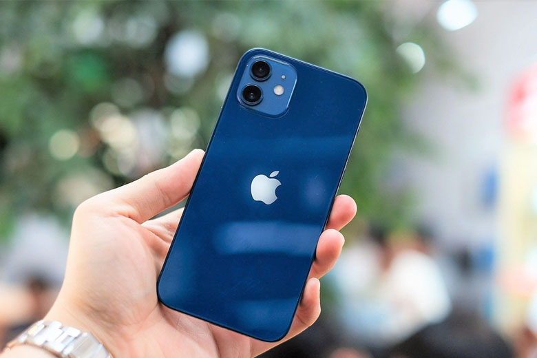 Trên tay iPhone 12 