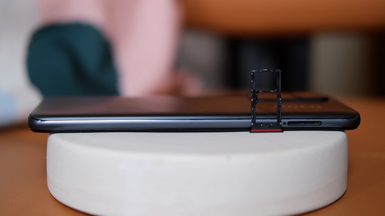 cạnh trái Poco M4 Pro 5G
