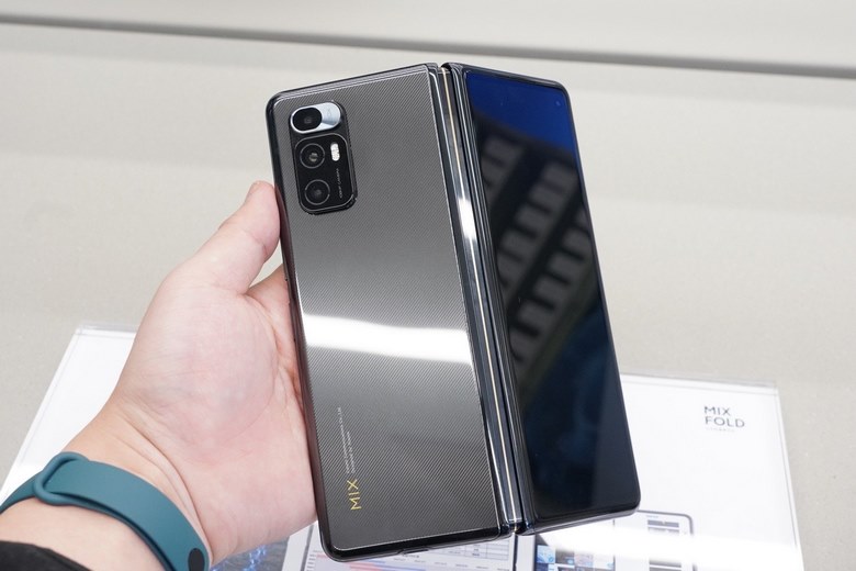 Cụm camera trên mi mix fold