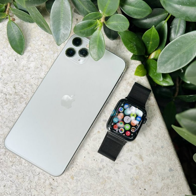 Apple Watch Series 4 dễ dàng thay đổi dây đeo