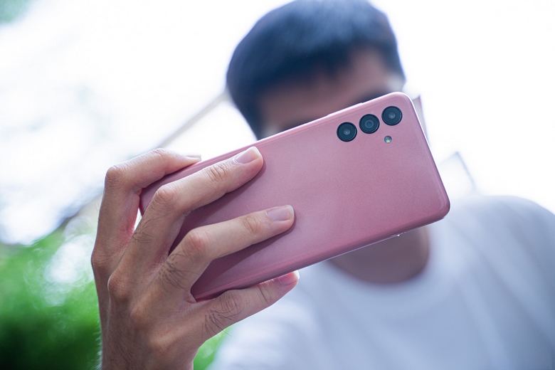 galaxy a04s design review