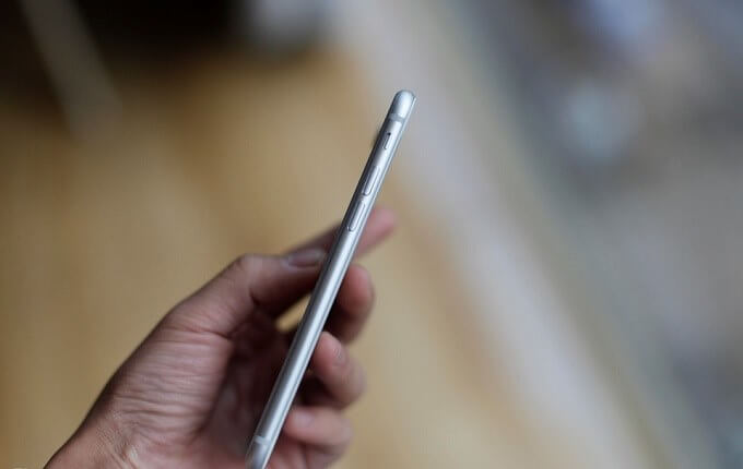 phím bấm vật lý trên iPhone 8 cũ