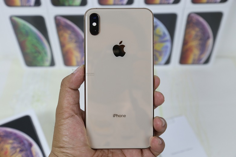 iPhone XS Max có kích thước lớn hơn so với iPhone X