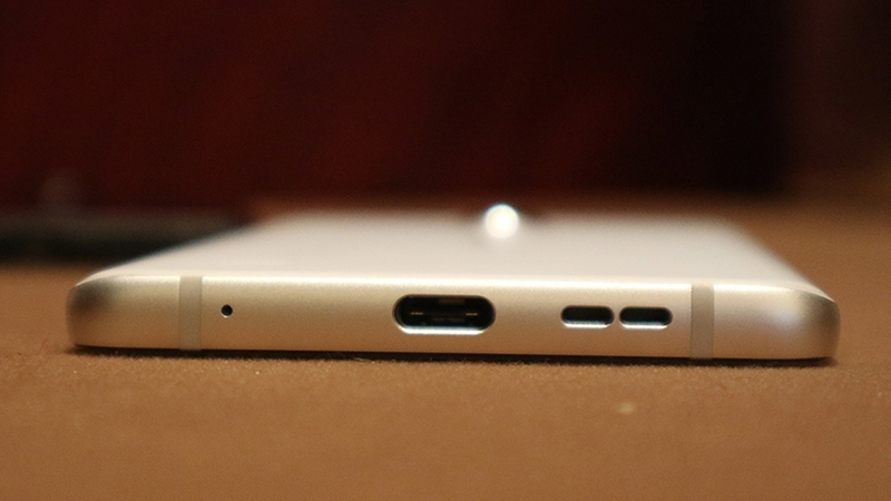 Mặt lưng Nokia 7