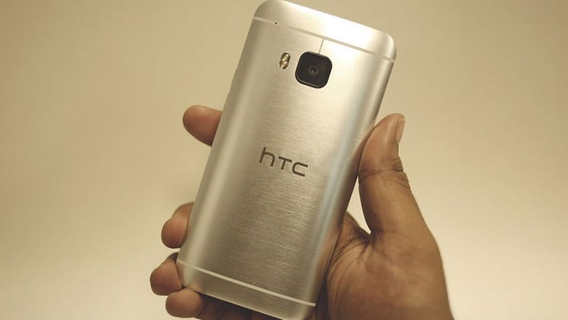 Mặt lưng HTC One M9