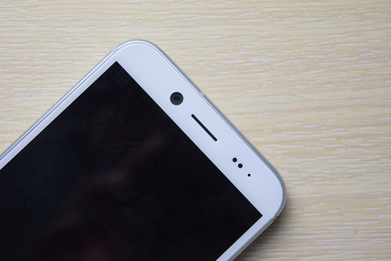 Mặt trước HTC 10 Evo