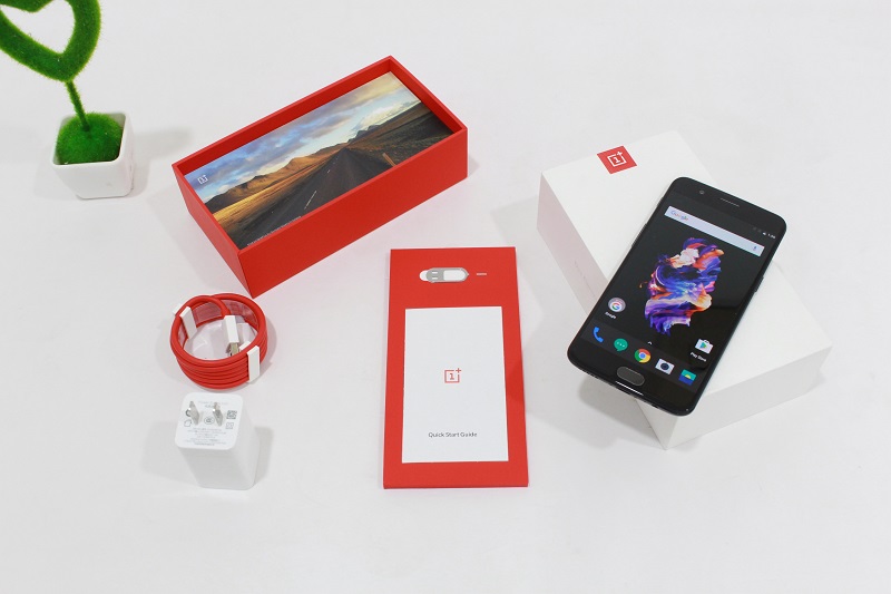 Đập hộp OnePlus 5: Phụ kiện