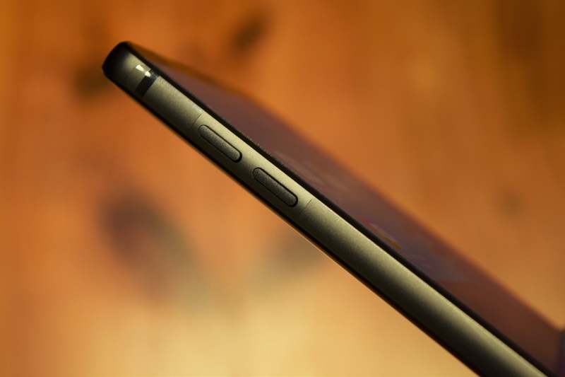 Hình ảnh LG G6: Cạnh trái