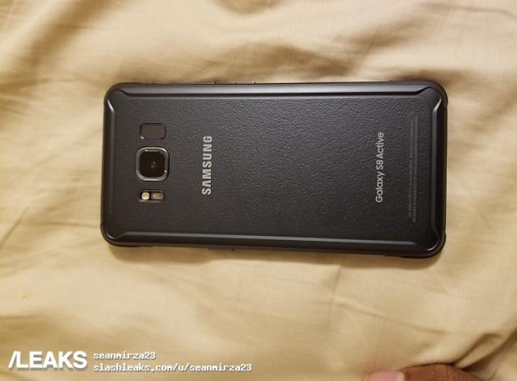 Thiết kế Samsung Galaxy S8 Active
