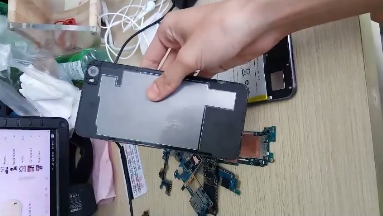 Nắp lưng của Bphone 2017