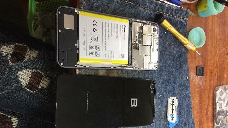Mổ bụng Bphone 2017