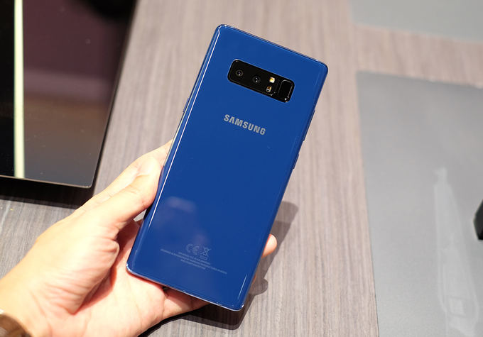 Mặt lưng của Samsung Galaxy Note 8