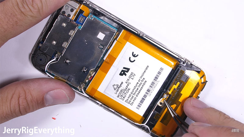 pin iPhone 2G
