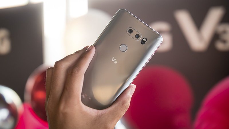 LG V30