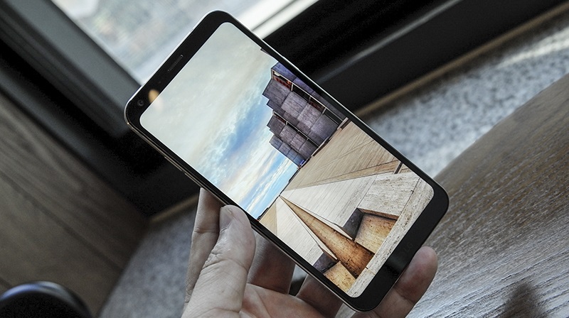 Đập hộp LG Q6: Hình ảnh đẹp sắc nét