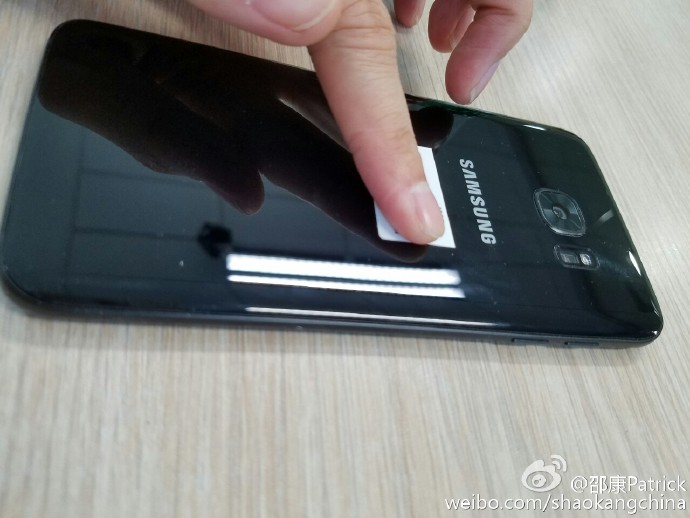 Galaxy S7 Edge Glossy Black bỗng dưng xuất hiện, iPhone 7 Jet Black sắp có “người anh em”