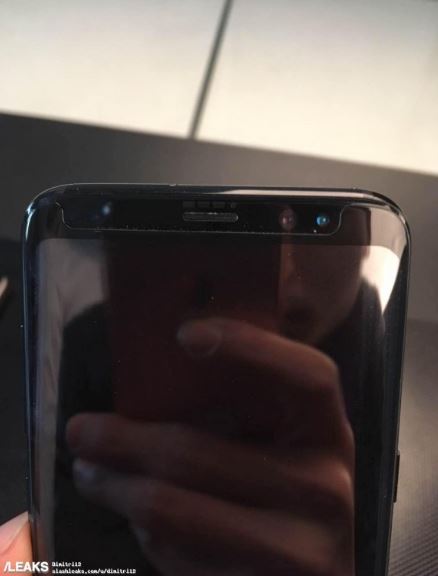 Galaxy S8 và Galaxy S8 cùng nhau xuất hiện ngoài đời thực