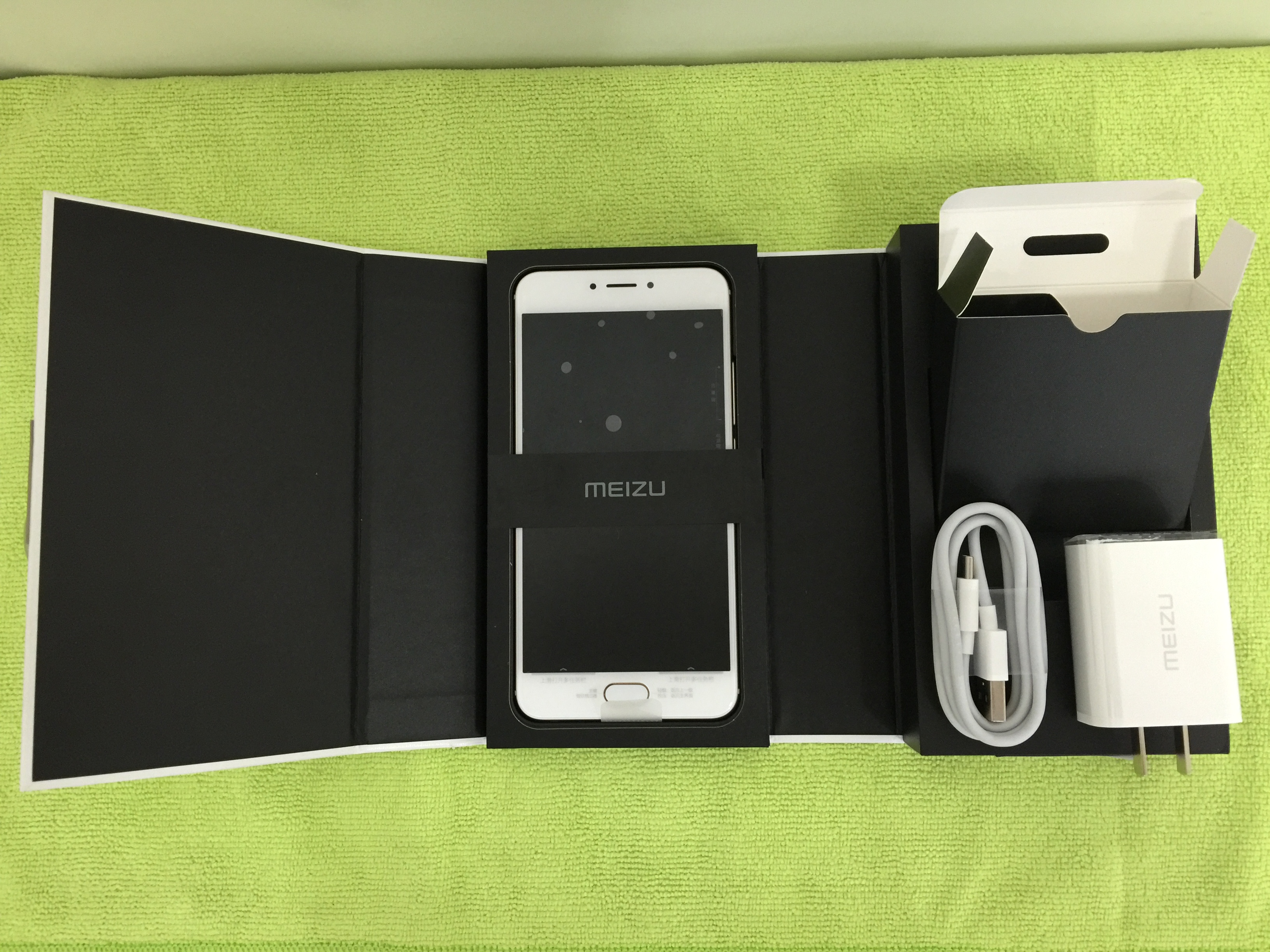 Phụ kiện kèm theo của Meizu MX6