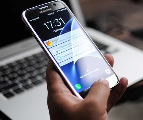 bo-tui-ngay-cach-khac-phuc-2-loi-thuong-gap-o-samsung-galaxy-s7-cu