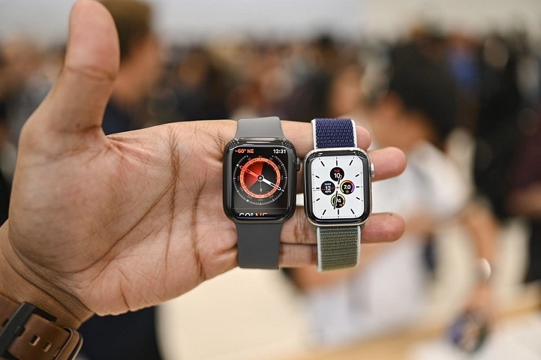 trên tay Apple Watch Series 5 cũ