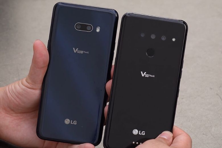 LG V50S THINQ bên cạnh LG V50 THINQ