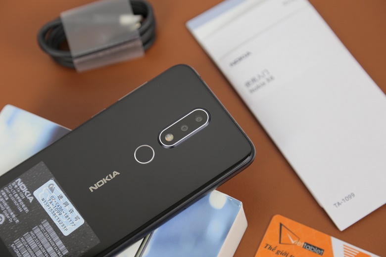thiết kế nokia x6 - lý do mua