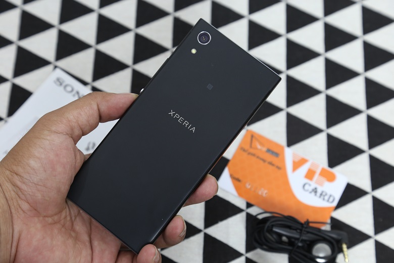 Thiết kế mặt sau của Sony Xperia XA1 
