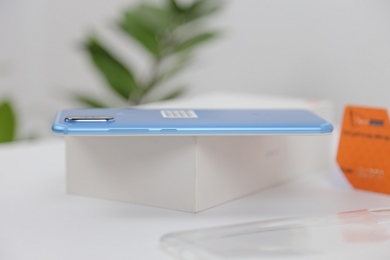 xiaomi mi 6x đáng giá thiết kế cạnh phải