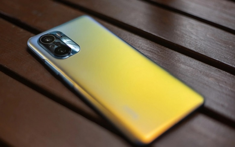 Xiaomi Poco F3 thiết kế mặt lưng