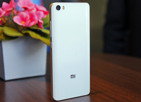 Xiaomi Mi5 sở hữu thiết kế đẹp