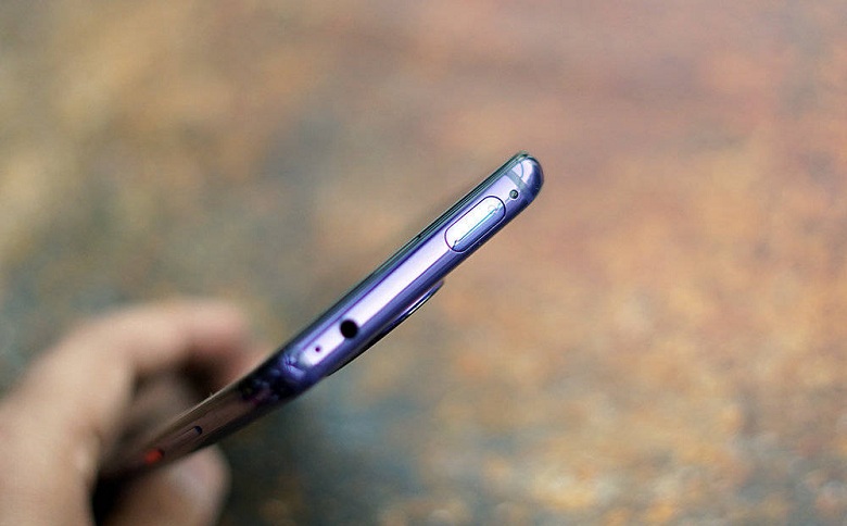 cạnh trên của Xiaomi Redmi K30 Pro