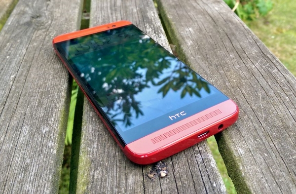 HTC One M8 thiết kế nguyên khối
